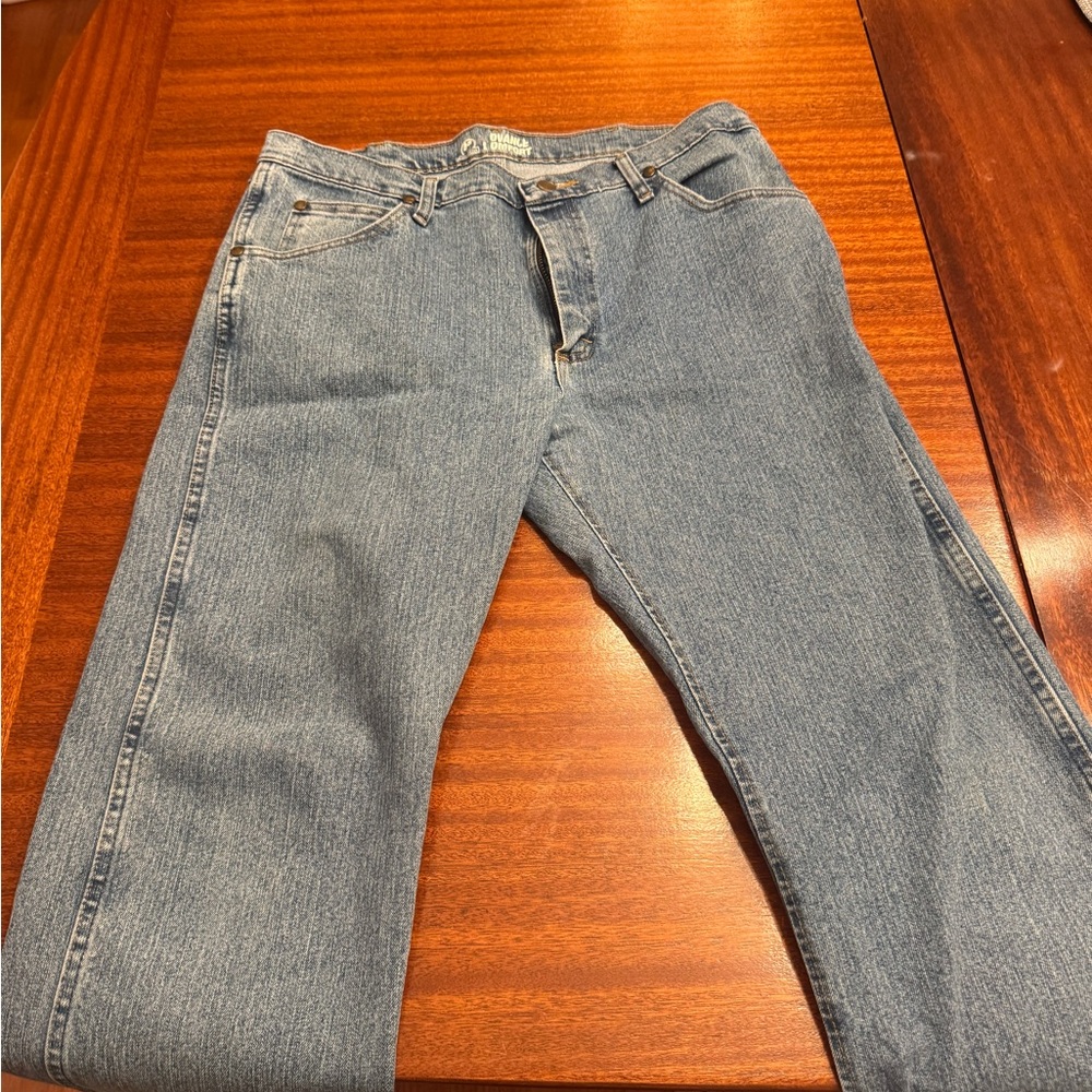 Wrangler Men's Light Blue Straight Jeans